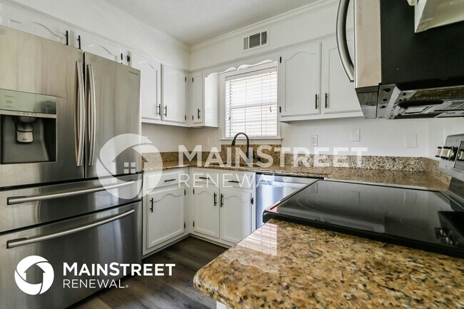 Building Photo - 9406 Slezenger Ln