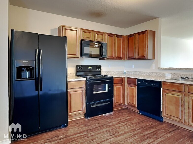 Building Photo - 938 Pinehurst Loop