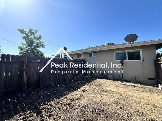 Building Photo - 3101 Gardendale Rd