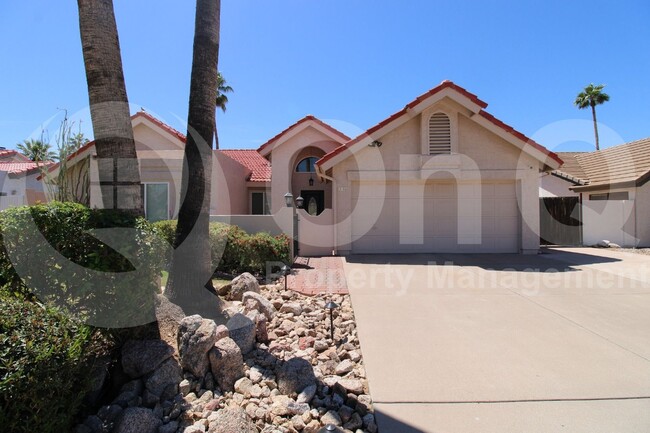 Building Photo - 11115 E Mercer Ln