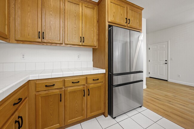 Building Photo - 2023 Northfield Dr