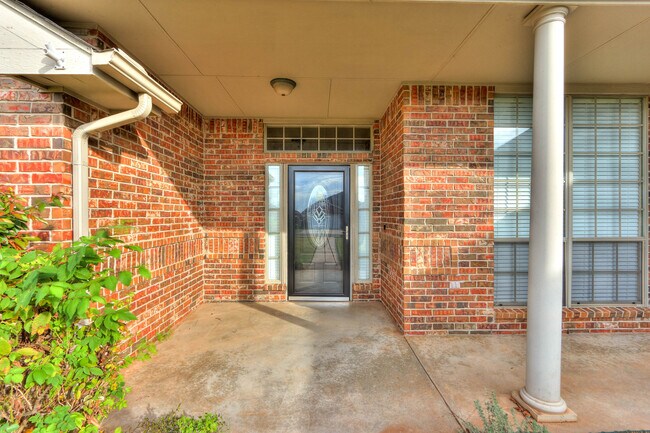 Building Photo - 500 Loyd Ln