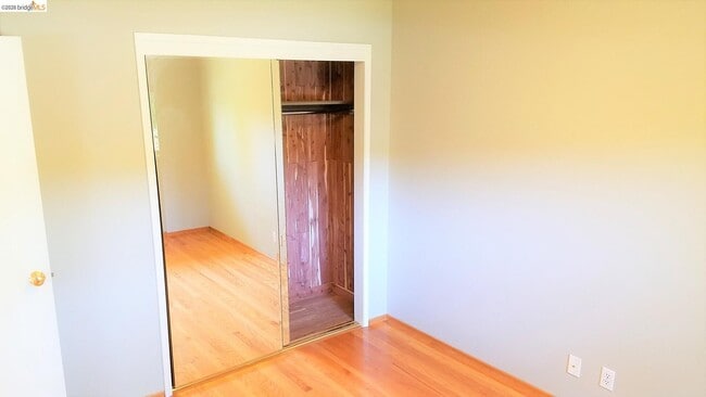 Building Photo - 29 Thorndale Pl