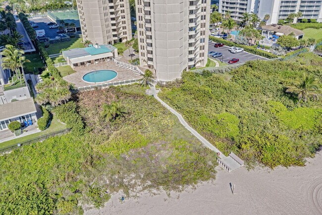 Building Photo - 2800 N Ocean Dr
