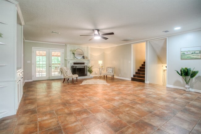 Building Photo - 6016 Teas Nursery Rd