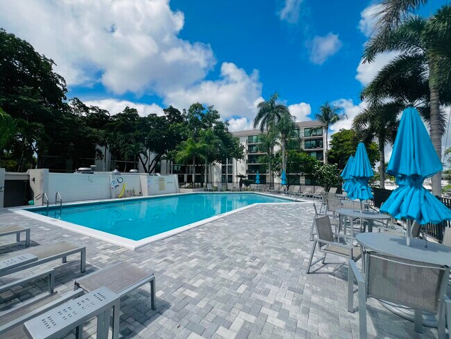 Building Photo - 1201 River Reach Dr