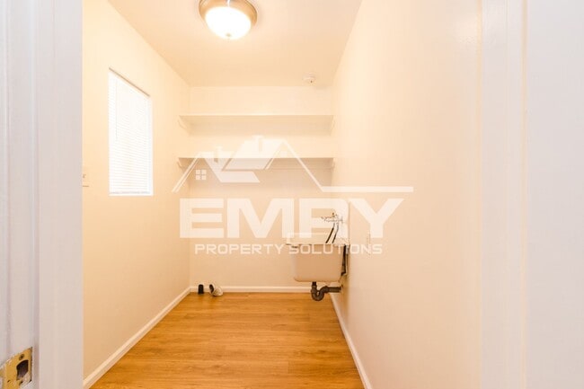 Building Photo - 4743 Levelside Ave
