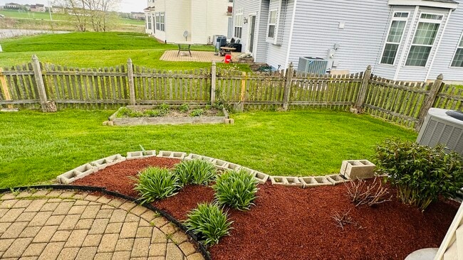 Building Photo - 1637 Trails End Ln