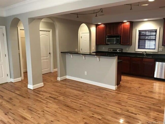 Building Photo - Now Renting charming  2 bedroom 2.5 bath town home In South Charlotte!