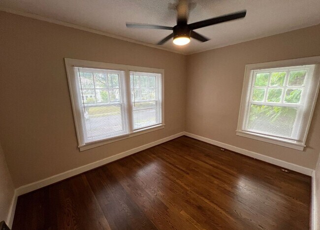 Building Photo - Charming 3-Bed Home Near Loose Park & Plaza!