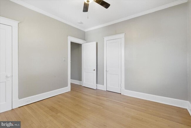 Building Photo - 1208 S Oakcrest Rd