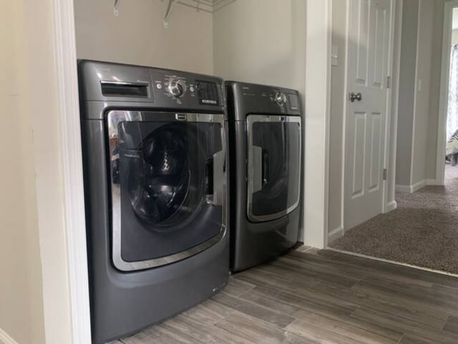 Building Photo - Fully furnished and Fully stocked Brand Ne...