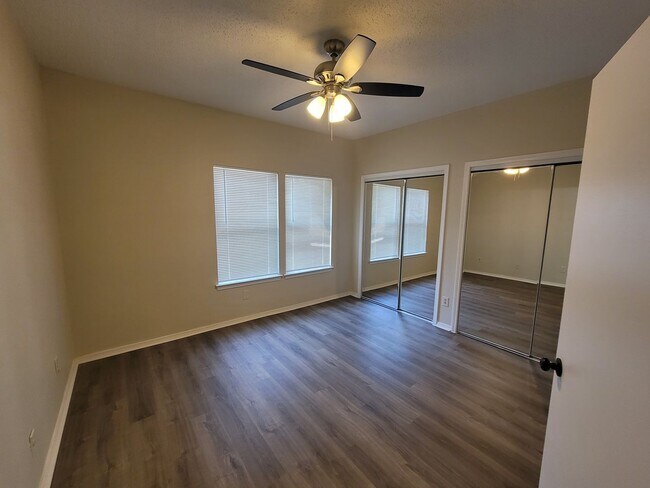 Building Photo - Newly remodeled
