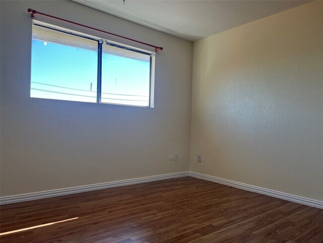 Building Photo - 8405 Wilcrest Dr