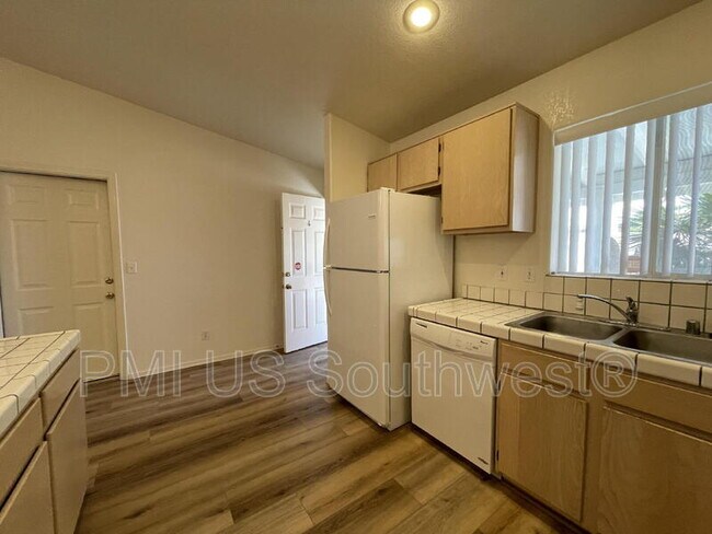 Building Photo - 4072 S Cassidy Dr