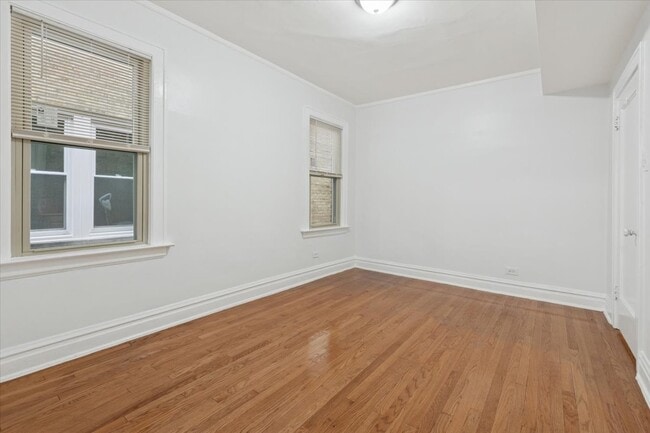 Building Photo - 5412 N Kimball Ave