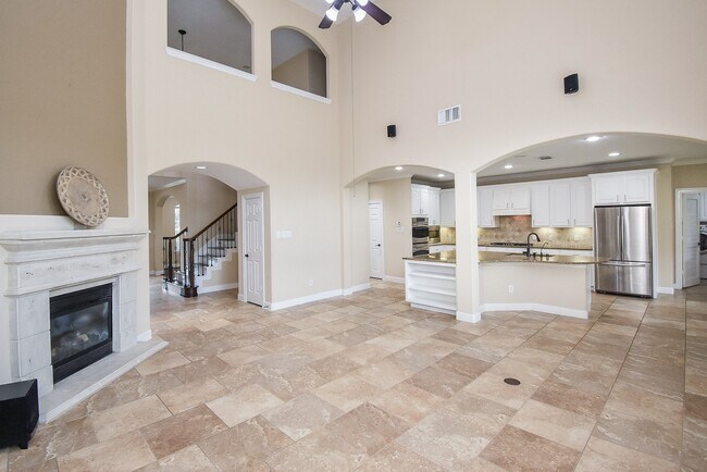 Building Photo - 7606 Westmoreland Dr