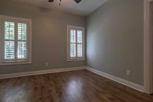 Building Photo - 133 Old Augusta Dr