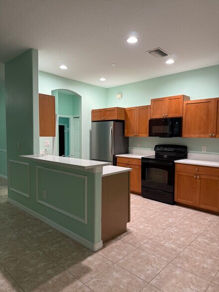 Building Photo - 2336 Alling Ter