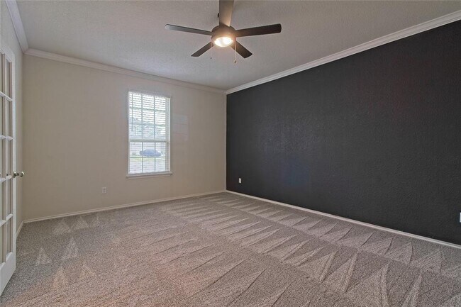 Building Photo - 601 Hummingbird Ln