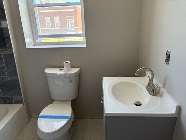 Building Photo - Charming 1BR Apartment in Saint Louis