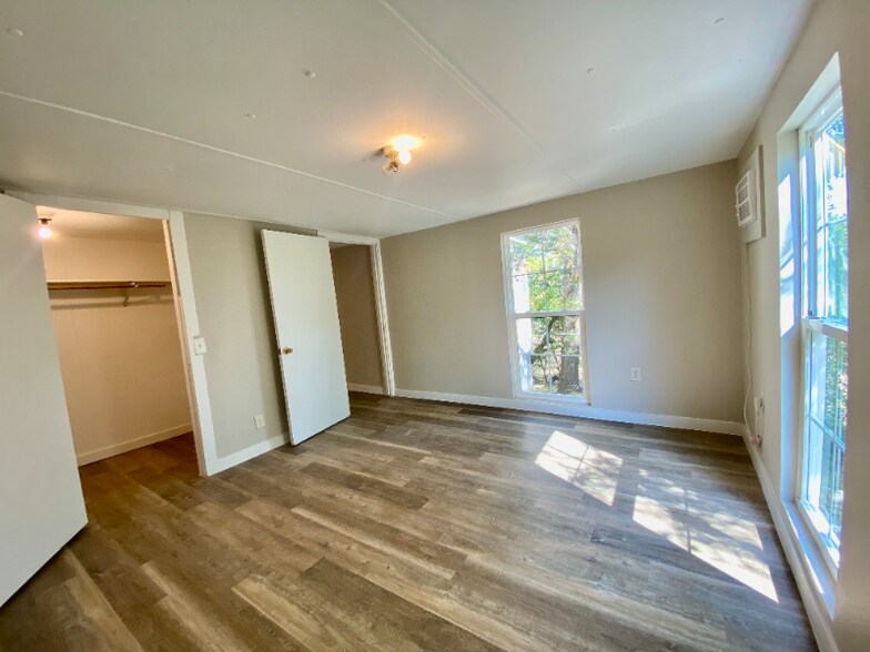 Building Photo - 109 Harmons Way