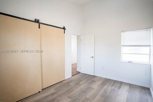 Building Photo - 14295 Kendale Lakes