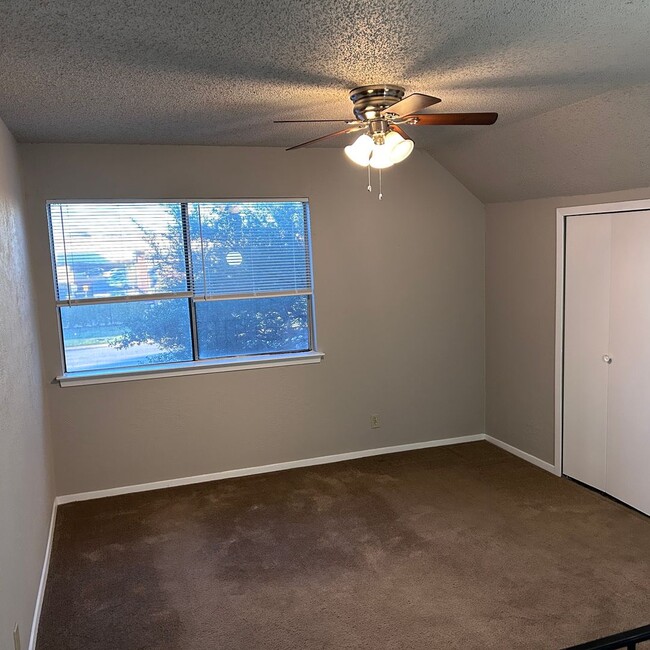 Building Photo - 2414 W Abram # W Arlington,76013