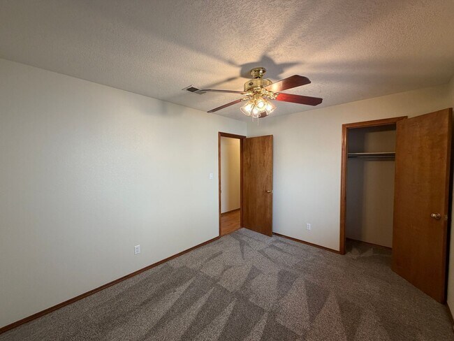 Building Photo - 3 Bedroom Single Story Home Available Near Juan Tabo Blvd SE & Southern Blvd SE!