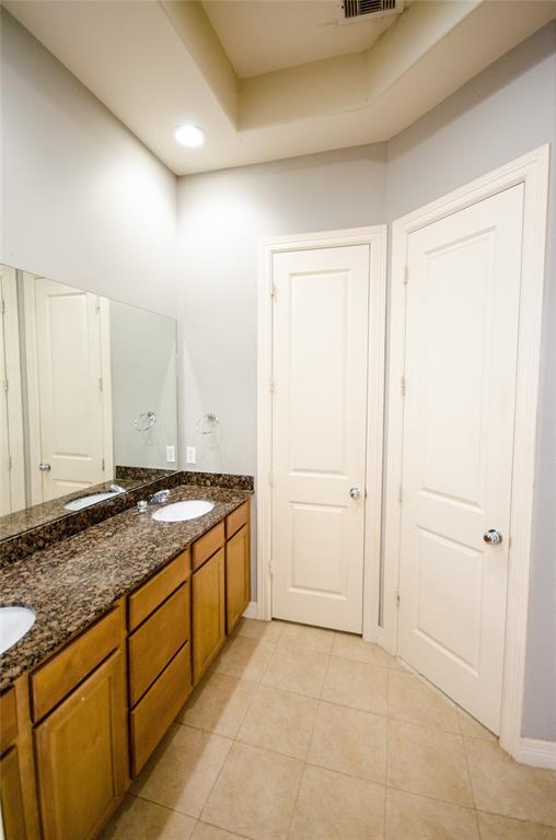 Building Photo - 3802 Center Plaza Dr
