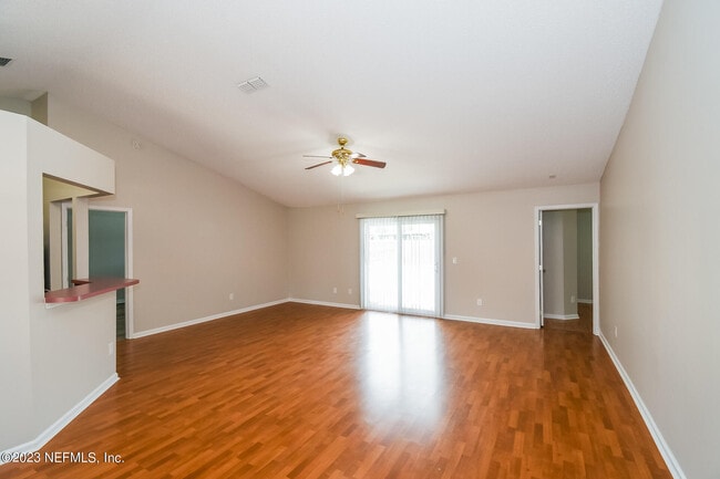 Building Photo - 605 Abbey Ct