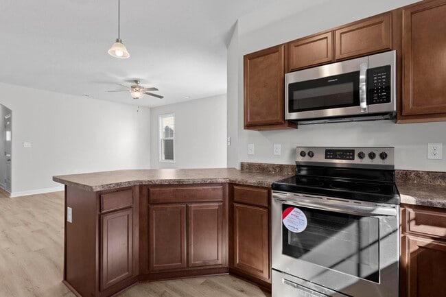 Building Photo - Townhome for Rent with Covered Patio!