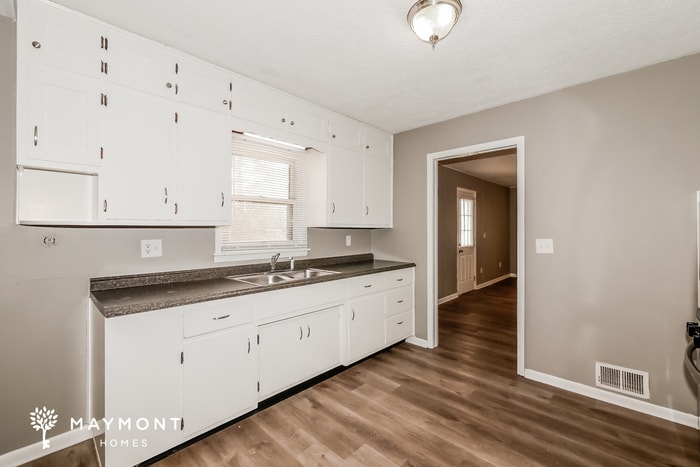 Building Photo - 709 Ernie Lu Ave