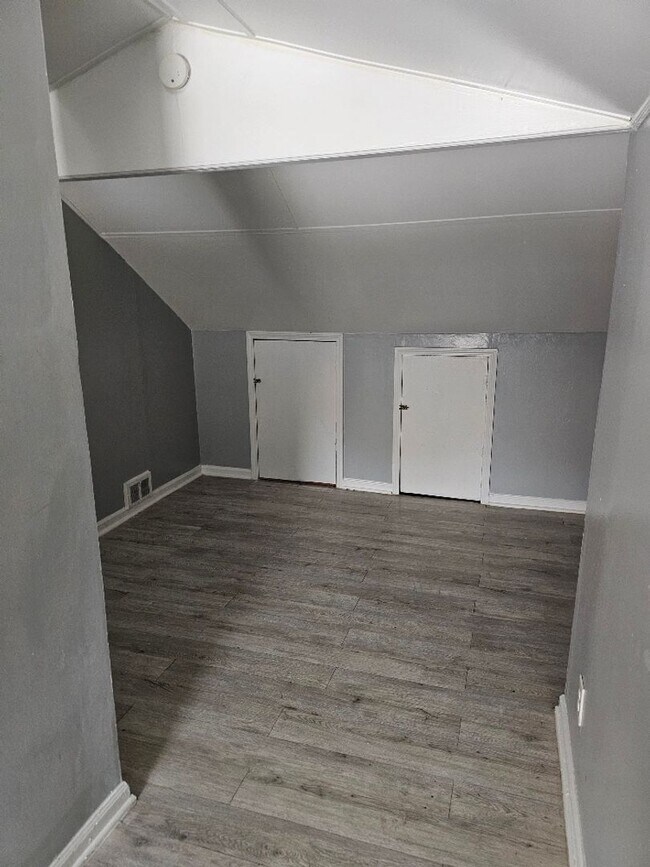 Building Photo - 16505 Stansbury-3 BED AND 1 BATH FOR RENT(w/ bonus room)