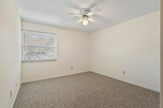 Building Photo - 16 Alcira Ct