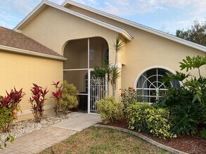 Building Photo - Gulf access community