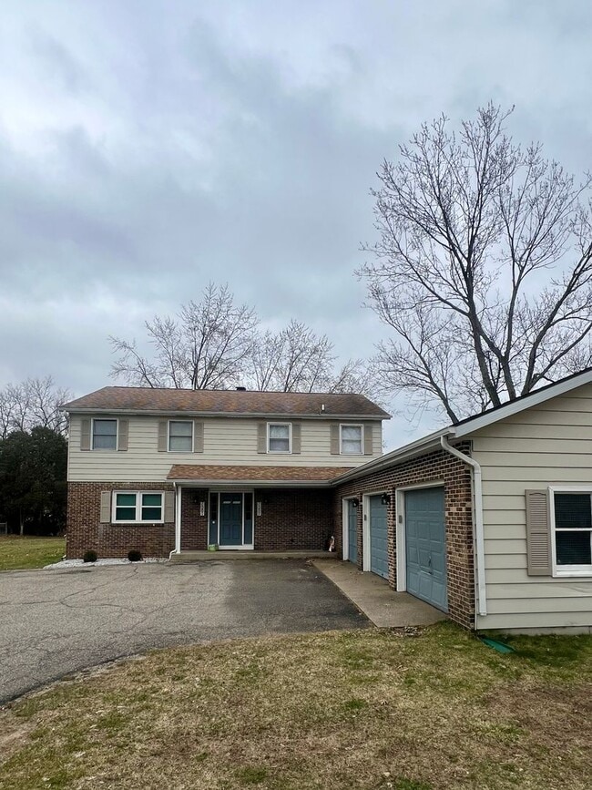 Building Photo - 7589 S 12th St