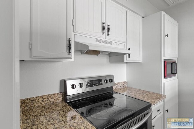 Building Photo - 805 Continental Dr