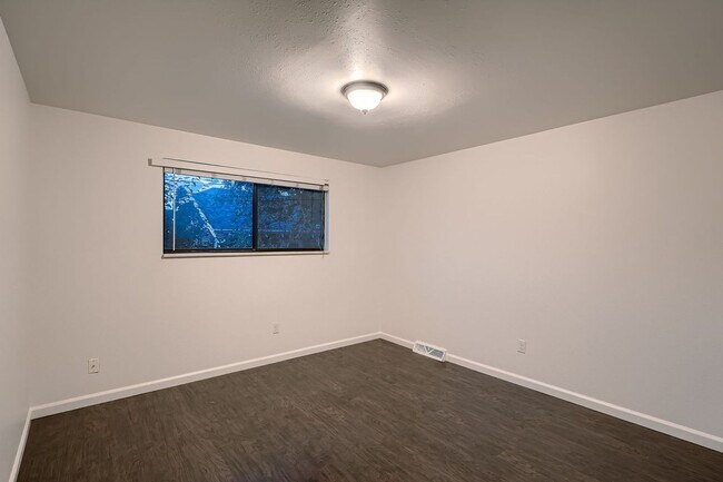Building Photo - 3125 N Raleigh St