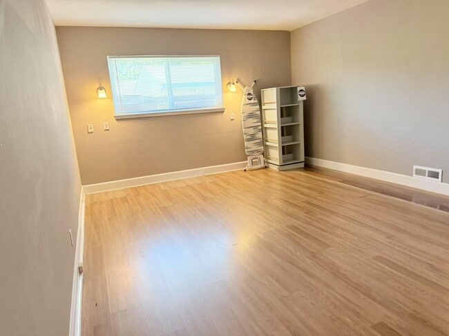 Building Photo - 20231 Merrick Dr