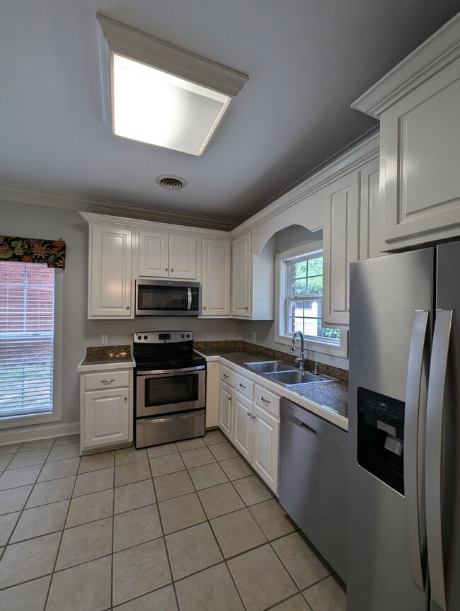 Building Photo - 117 Twin Gates Drive