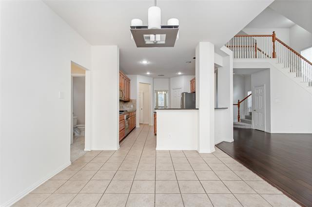 Building Photo - 915 Falcon Trail