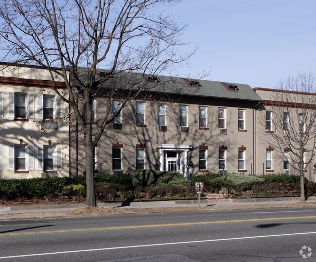 Building Photo - 3222 Wisconsin Ave NW