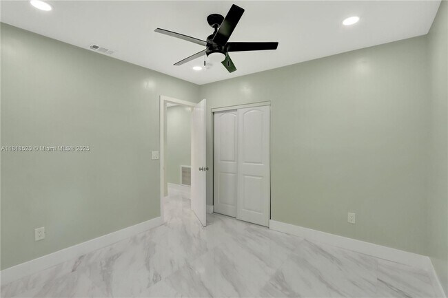 Building Photo - 10370 SW 174th Terrace