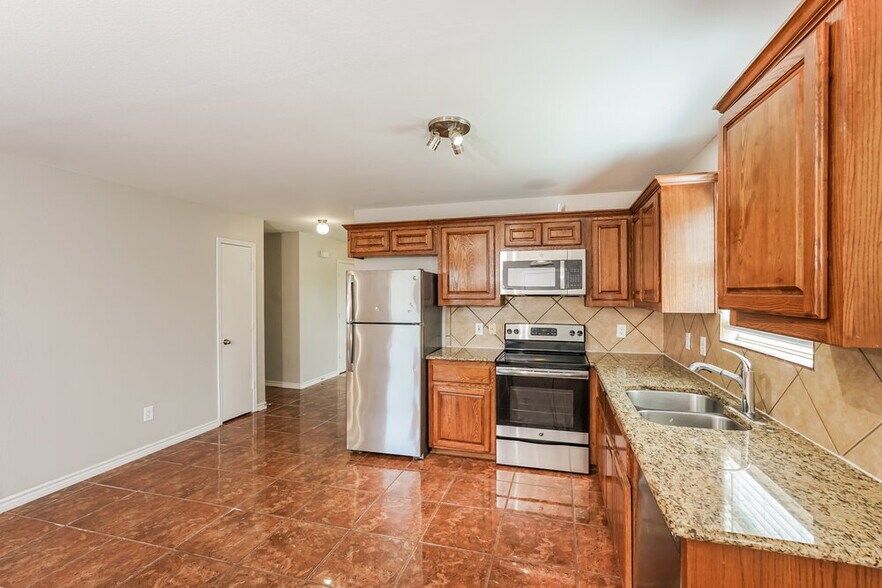 Building Photo - 12717 Carpenter Ln