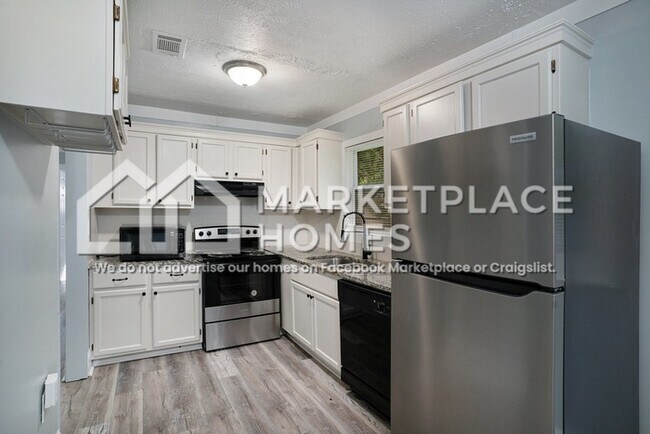 Building Photo - 6258 Green Acres Dr SW