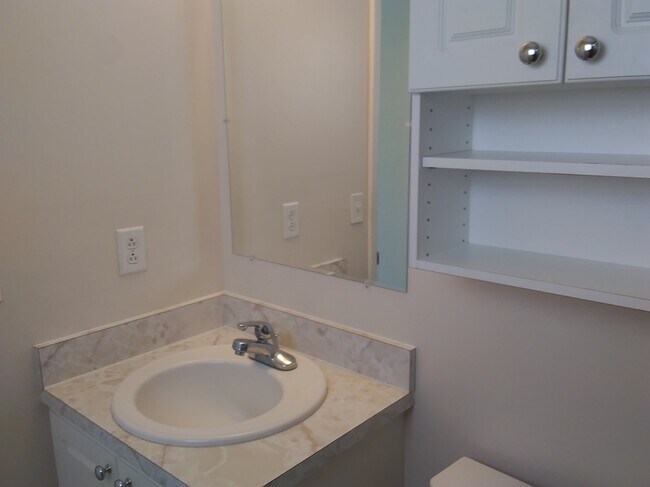 Bath 2 - 5168 Taylor Ave