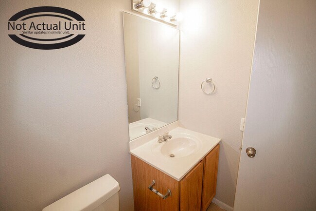 Building Photo - 1427 Greensboro Dr