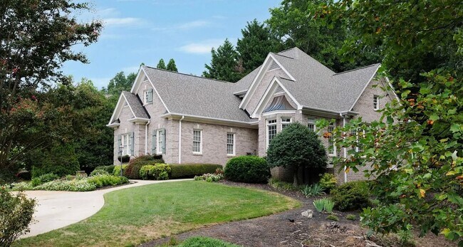 Building Photo - Luxury Waterfront Rental in Gated Montebello Community