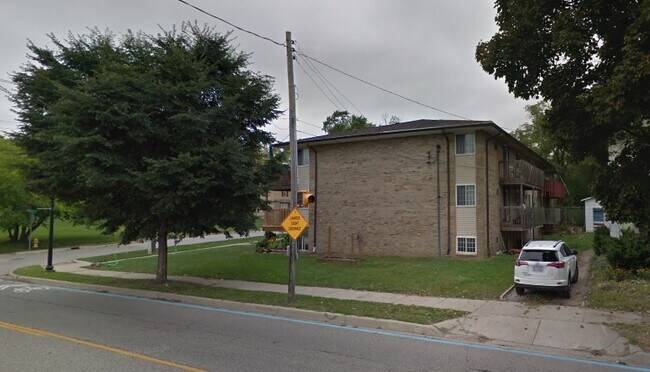 Building Photo - 606 Wolcott St